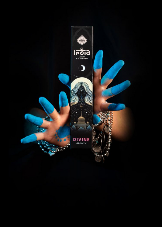 India Black DIVINA- Sagrada Madre
